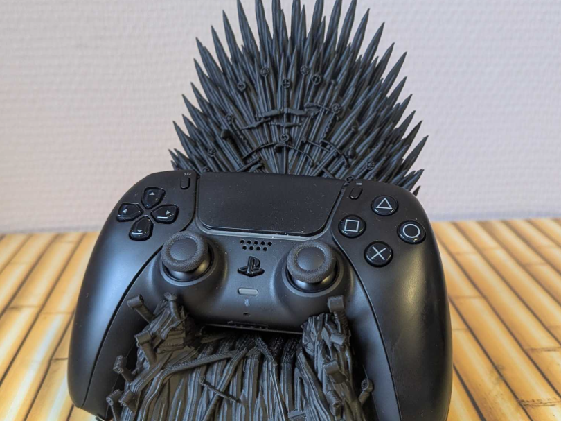 Eliso Iron Throne Controller Stand