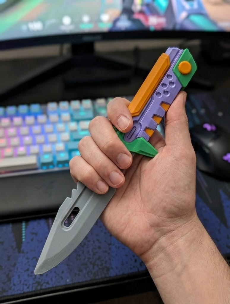 ELISO BlastX Gaming Knife Collectible
