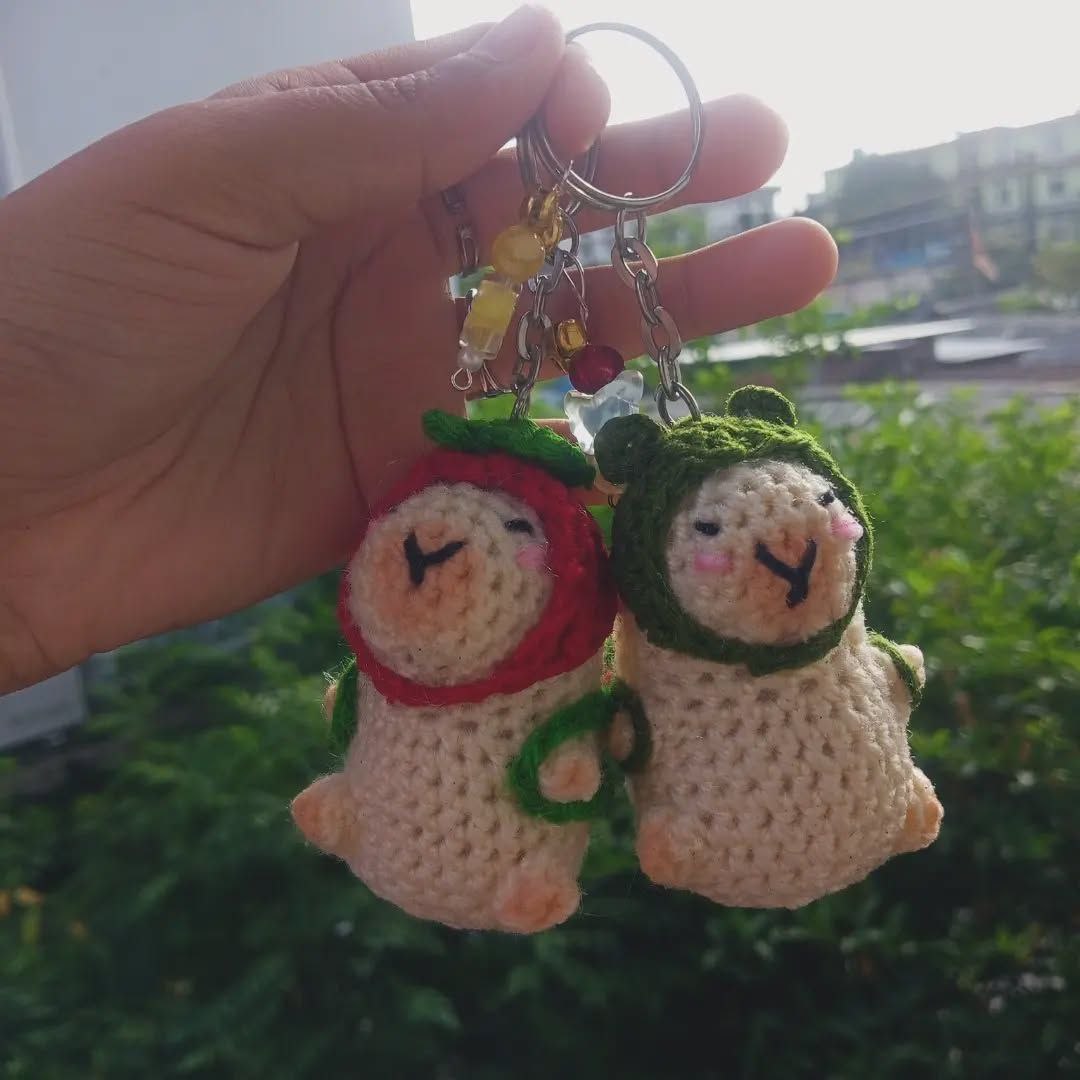 Capybara Couple Keychain 🩷